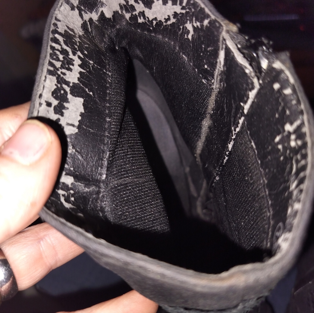 Heels - Picture 3 of 3